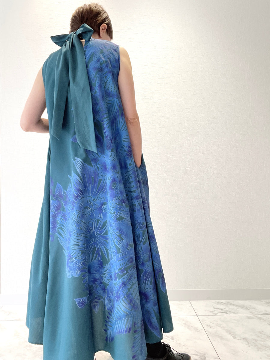 エレガントホルターワンピース